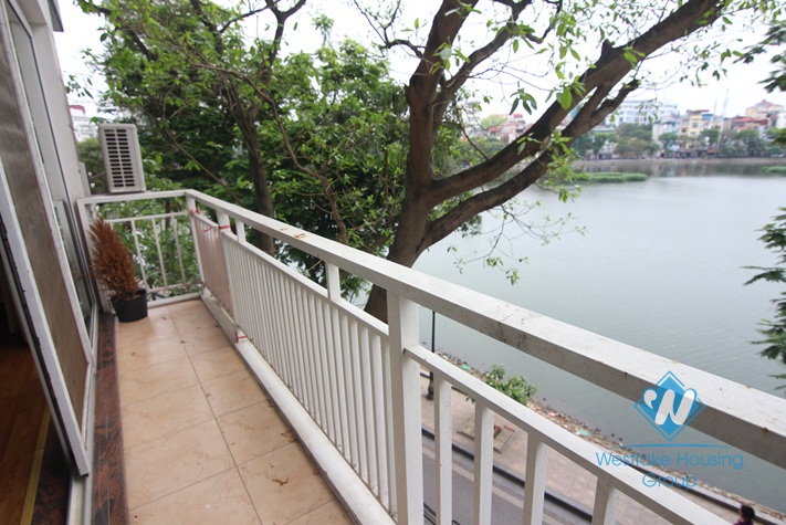 Lake view apartment for rent on Tran Vu, Truc Bach, Ba Dinh